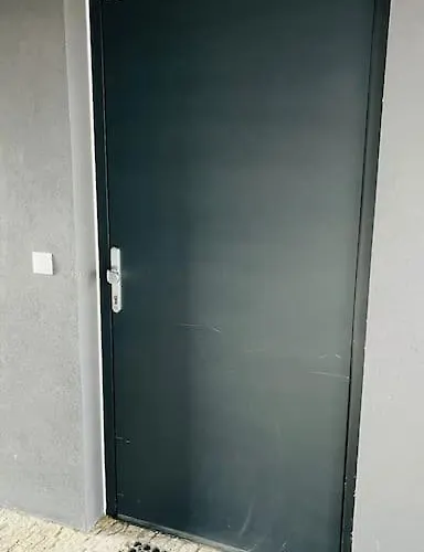 Holesovice, Garden, Garage *
