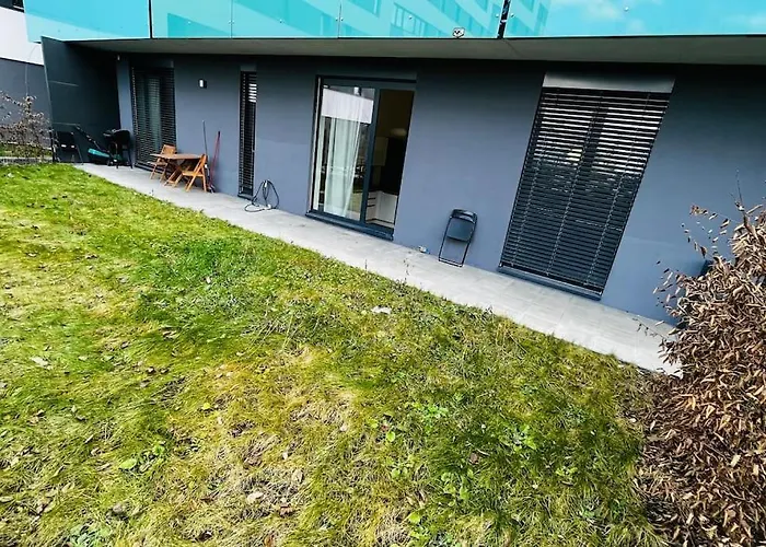 Holesovice, Garden, Garage Appartement