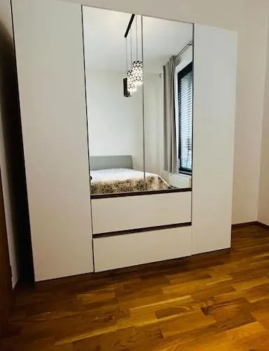 Holesovice, Garden, Garage Appartement *