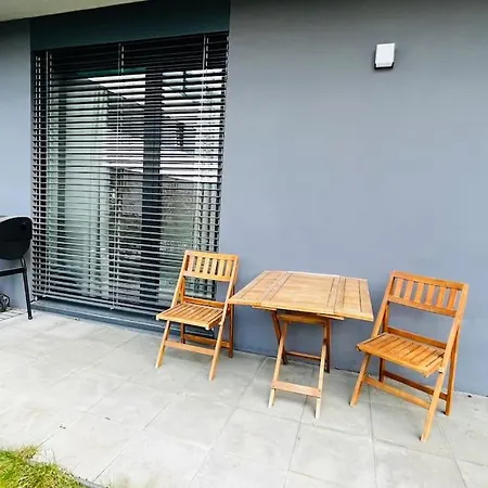 Holesovice, Garden, Garage Apartment *